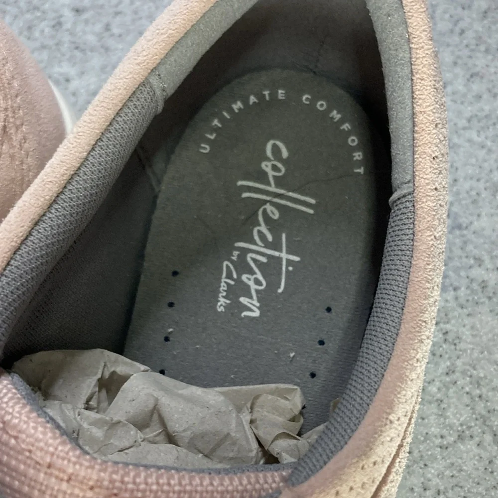Unisex pink suede tennis shoes NWT. Size men’s 9 or women’s 10.5-11 box 9‎